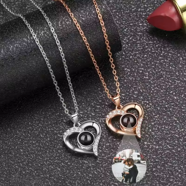 Heart Shaped Zircon Projection Necklace 2025031402